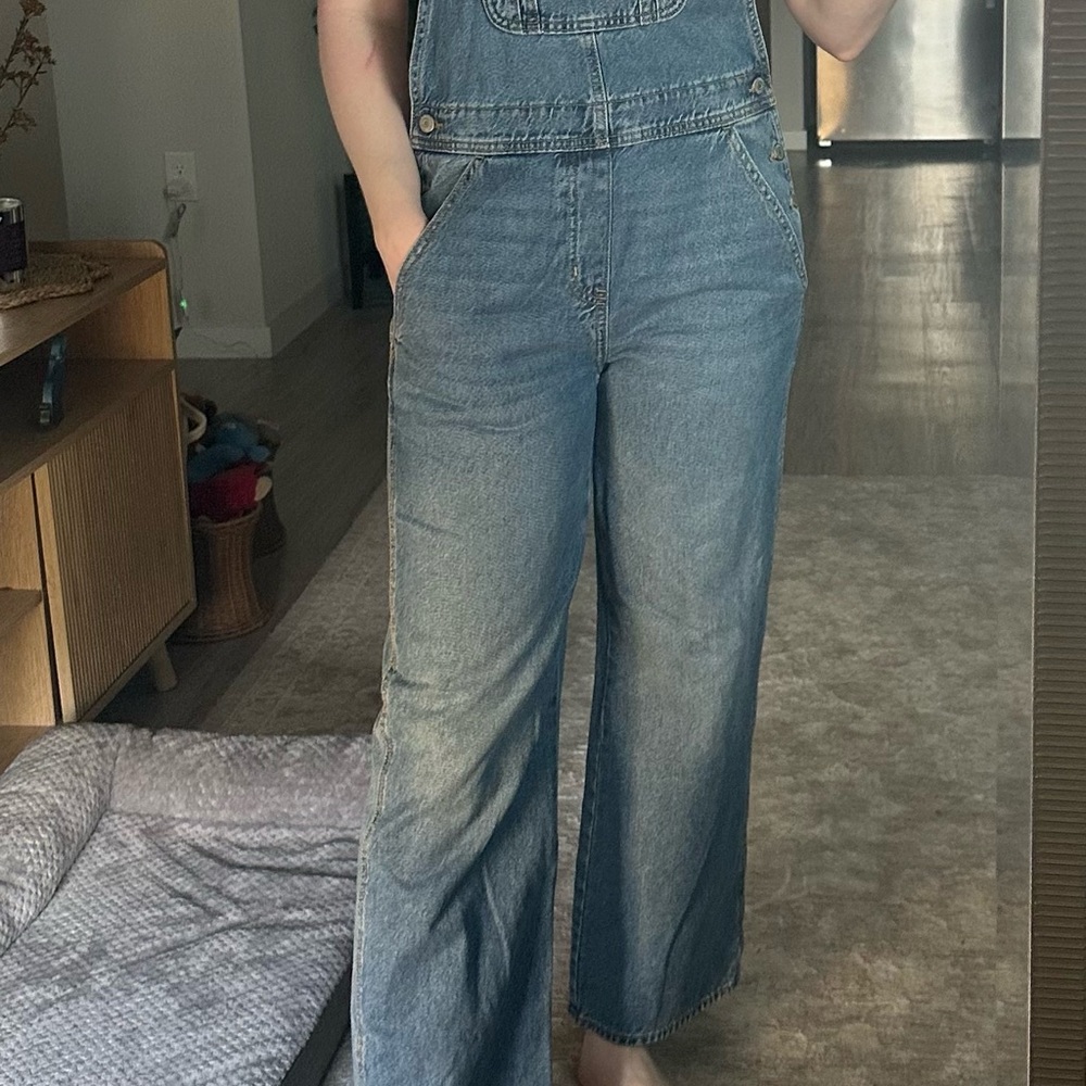 Old Navy Women's Light Blue Denim Overalls